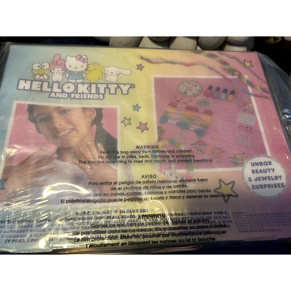 Hello Kitty Advent Calendar - Picture 2 of 5